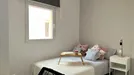 Room for rent, Madrid Latina, Madrid, Calle de Pradales