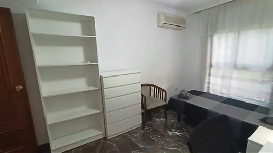 Rooms in Valencia Extramurs - photo 6