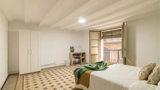 Rooms in Barcelona Ciutat Vella - photo 4