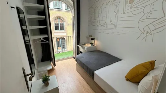 Rooms in Barcelona Ciutat Vella - photo 2