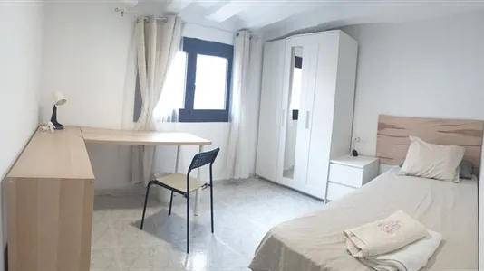 Rooms in Barcelona Ciutat Vella - photo 1