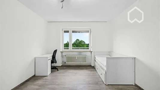 Rooms in Augsburg - photo 1