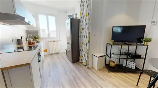 Rooms in Grenoble - photo 9