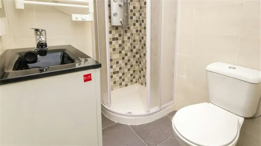 Rooms in Madrid Tetuán - photo 9