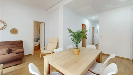 Rooms in Valencia Extramurs - photo 9