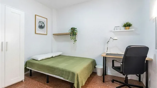 Rooms in Granada - photo 1