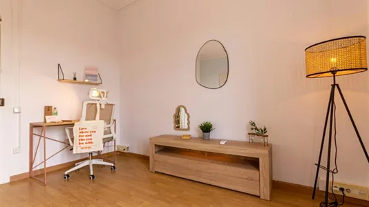 Rooms in Barcelona Eixample - photo 5