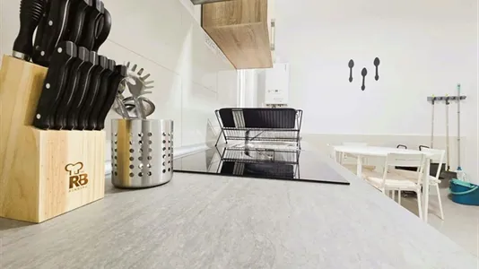 Rooms in Madrid Centro - photo 9