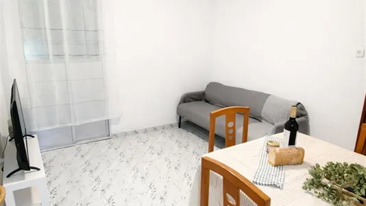 Houses in Madrid Puente de Vallecas - photo 2