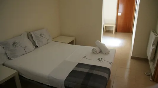 Rooms in Barcelona Ciutat Vella - photo 2