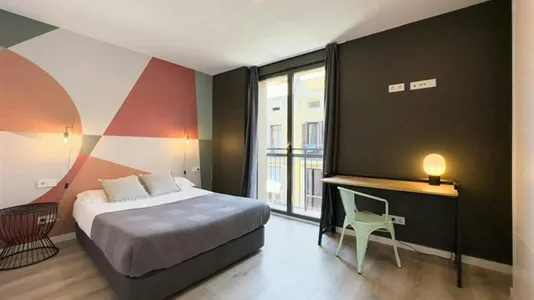 Rooms in Barcelona Ciutat Vella - photo 2