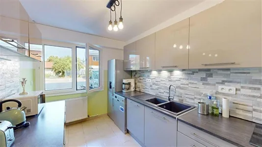 Rooms in Saint-Julien-en-Genevois - photo 8