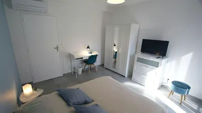 Room for rent in Toulon, Provence-Alpes-Côte d'Azur Room for rent in Toulon, Provence-Alpes-Côte d'Azur