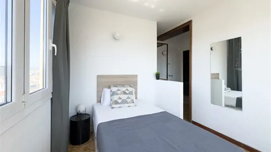 Rooms in Barcelona Ciutat Vella - photo 3