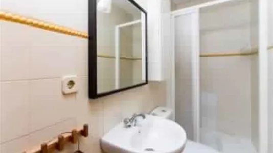 Rooms in Madrid Centro - photo 8