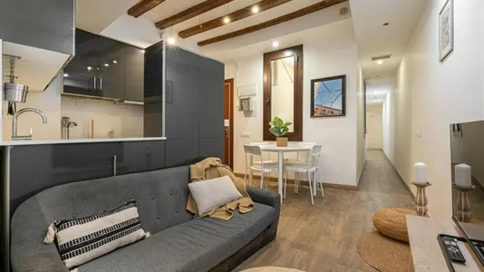 Rooms in Barcelona Ciutat Vella - photo 9