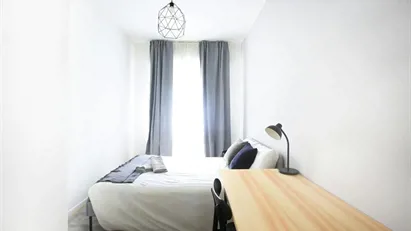 Room for rent in Milano Zona 7 - Baggio, De Angeli, San Siro, Milan