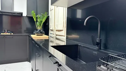 Rooms in Barcelona Eixample - photo 8