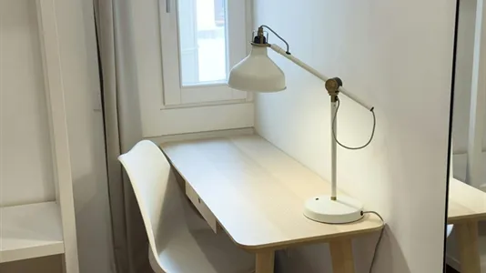 Rooms in Barcelona Ciutat Vella - photo 4