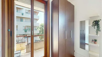 Room for rent in Milano Zona 6 - Barona, Lorenteggio, Milan