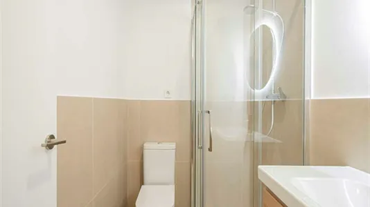Rooms in Madrid Centro - photo 3