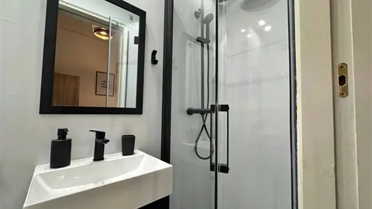 Rooms in Barcelona Eixample - photo 9