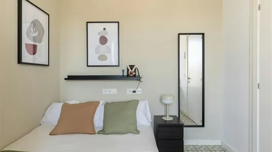 Rooms in Barcelona Eixample - photo 8