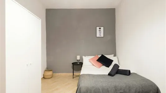 Rooms in Madrid Centro - photo 9