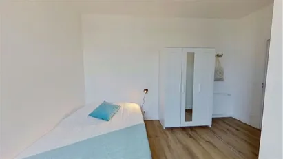 Room for rent in Nanterre, Île-de-France