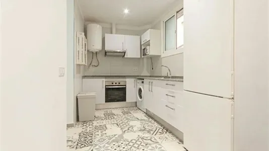 Rooms in Barcelona Ciutat Vella - photo 8