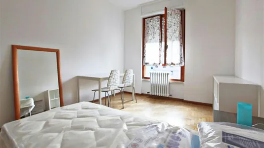 Rooms in Milano Zona 8 - Fiera, Gallaratese, Quarto Oggiaro - photo 2