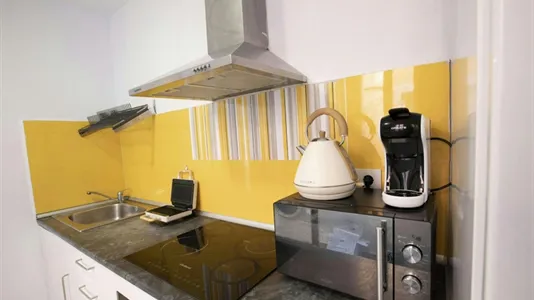 Rooms in Barcelona Ciutat Vella - photo 5