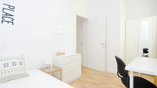 Rooms in Madrid Centro - photo 2