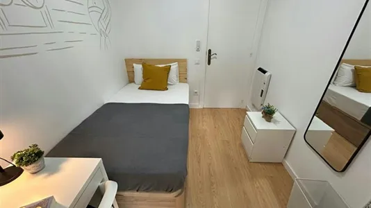 Rooms in Barcelona Ciutat Vella - photo 3