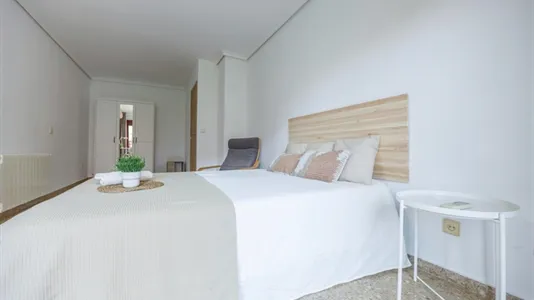 Rooms in el Camí de Vera - photo 6