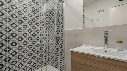 Rooms in Cornellà de Llobregat - photo 9