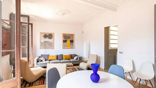 Apartments in Barcelona Eixample - photo 3