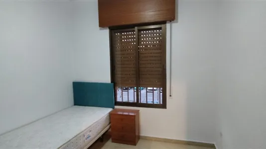 Rooms in Córdoba - photo 3