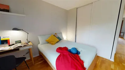 Room for rent in Boulogne-Billancourt, Île-de-France