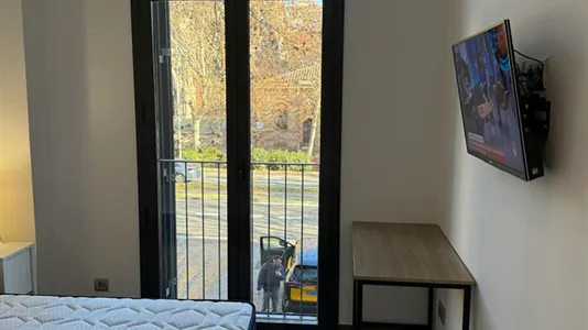 Rooms in Barcelona Eixample - photo 2