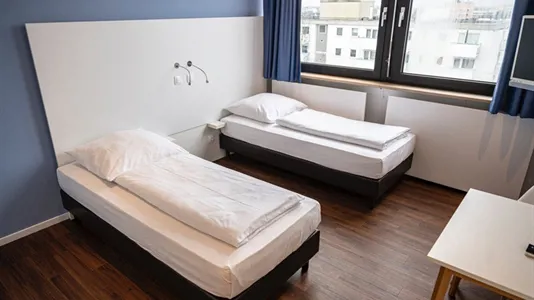 Apartments in Munich Moosach - photo 2