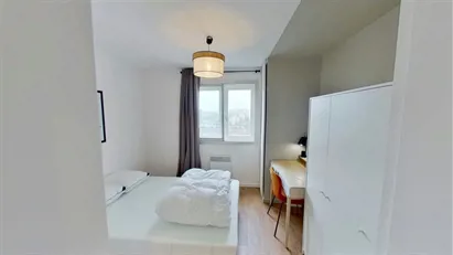 Room for rent in Nanterre, Île-de-France