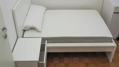 Room for rent in Milano Zona 6 - Barona, Lorenteggio, Milan