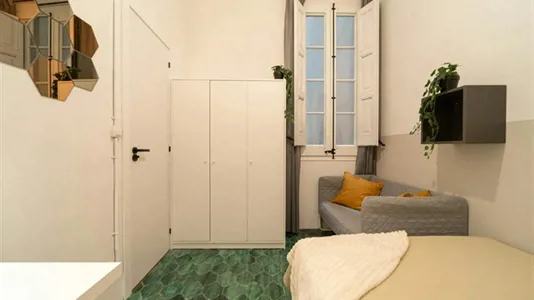 Rooms in Barcelona Eixample - photo 3