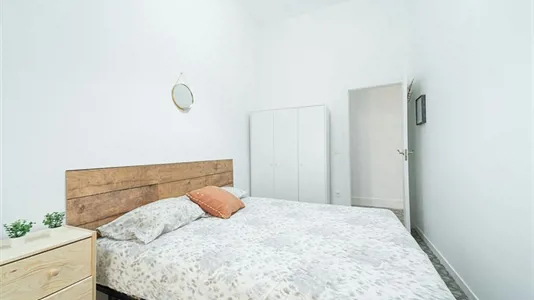 Rooms in Barcelona Ciutat Vella - photo 3