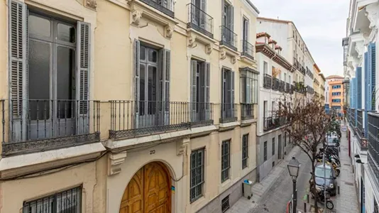 Rooms in Madrid Centro - photo 8