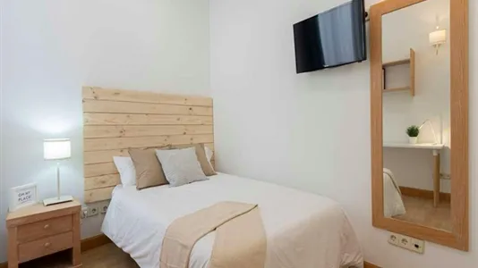 Rooms in Madrid Centro - photo 5