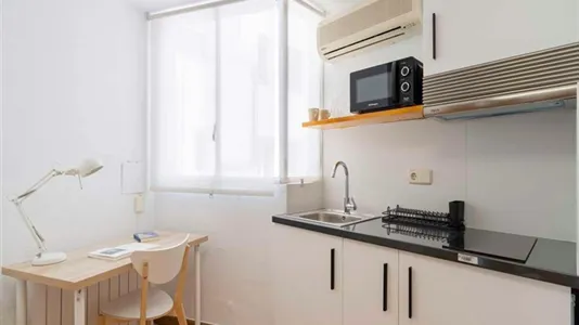 Rooms in Madrid Chamartín - photo 10