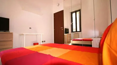 Room for rent in Milano Zona 4 - Vittoria, Forlanini, Milan