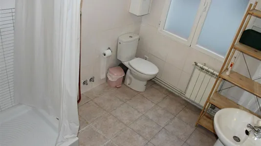 Rooms in Madrid Centro - photo 10